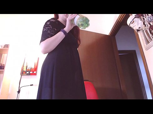 ❤️ Pakļāvīga verdzene, kurai patīk netīras un sulīgas biksītes, ir spiesta masturbēt pēc šī video noskatīšanās! Kaltais porno pie mums ❌️